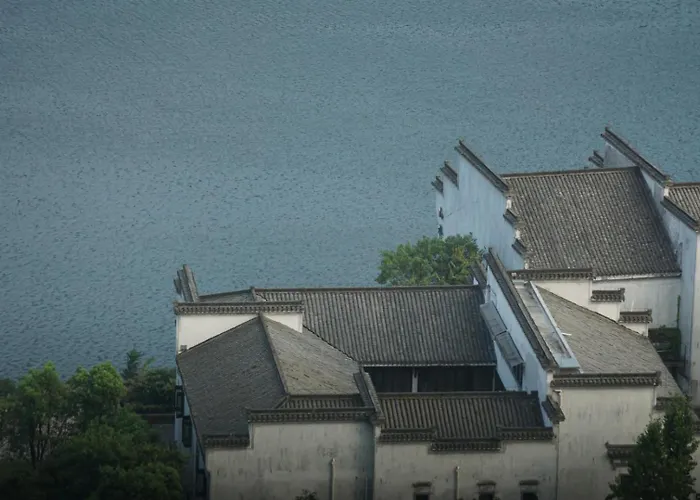 Huangshan Shanshuijian Wei Boutique Hotel